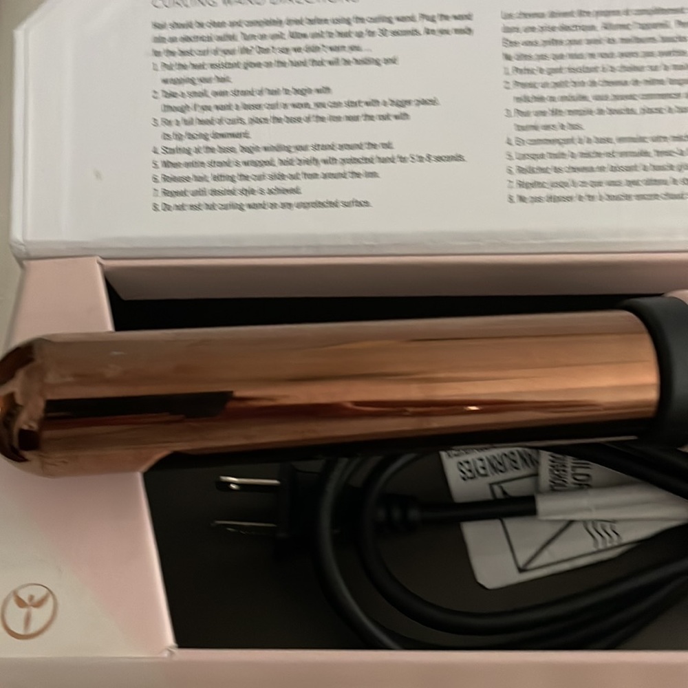Rose Gold Women’s Hair Styling Wand - Sleek Curling Iron